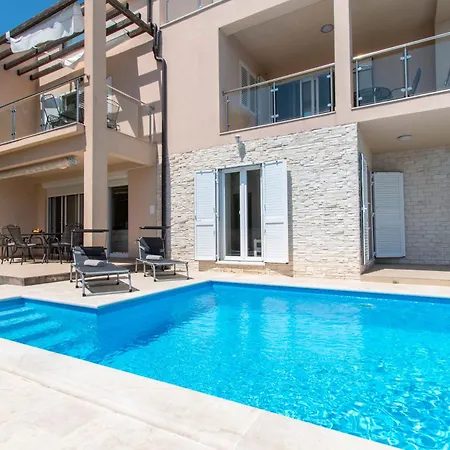 Appartement Pavlovic *